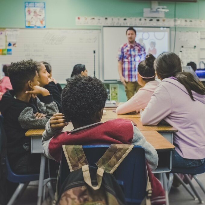 Lern-KI to be introduced in Lower Saxony schools in 2025 Schule-kenny-eliason-unsplash