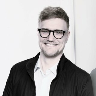 Dr. Lukas Dehmel Dr. Lukas Dehmel
